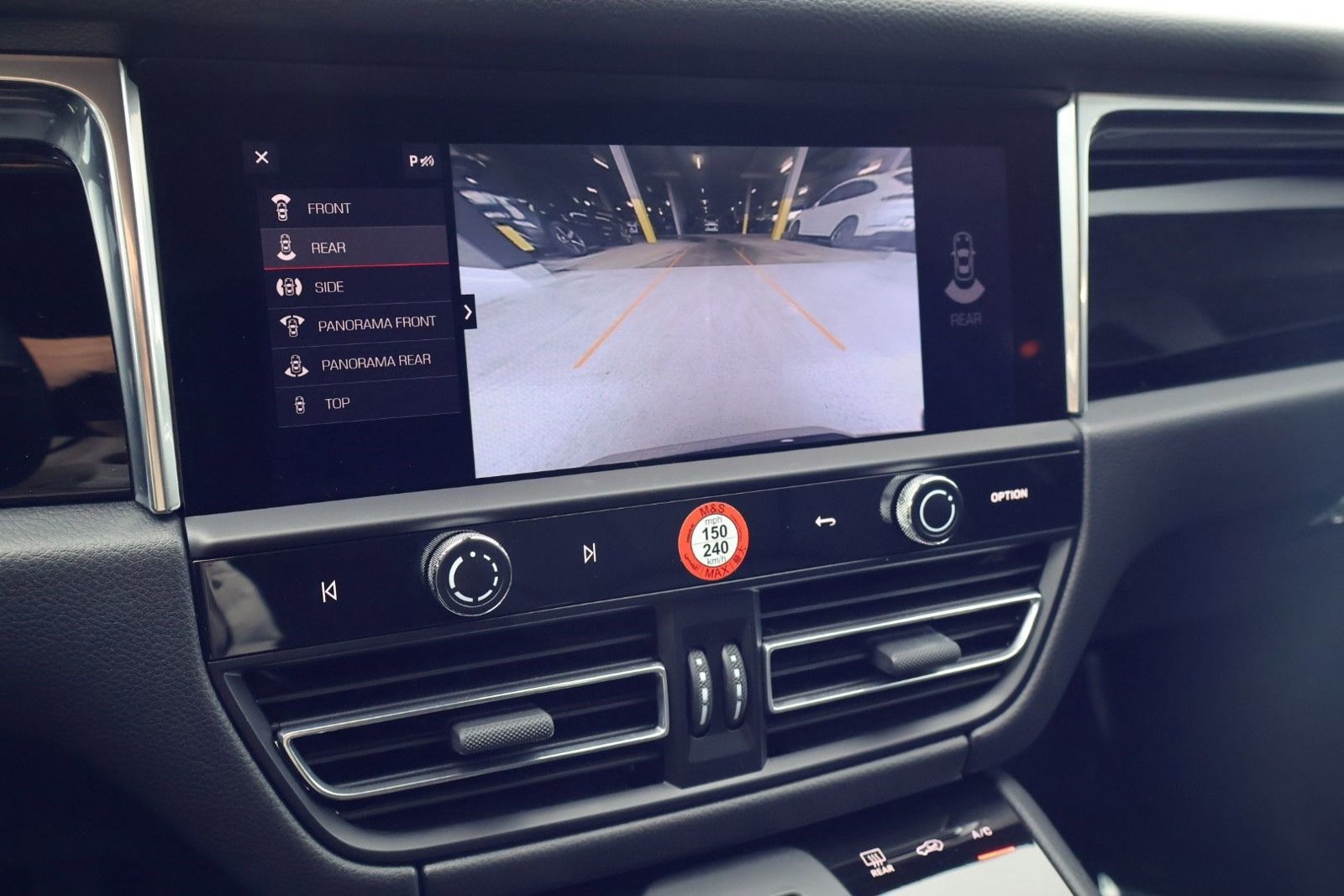 Certified 2025 Porsche Macan image 19