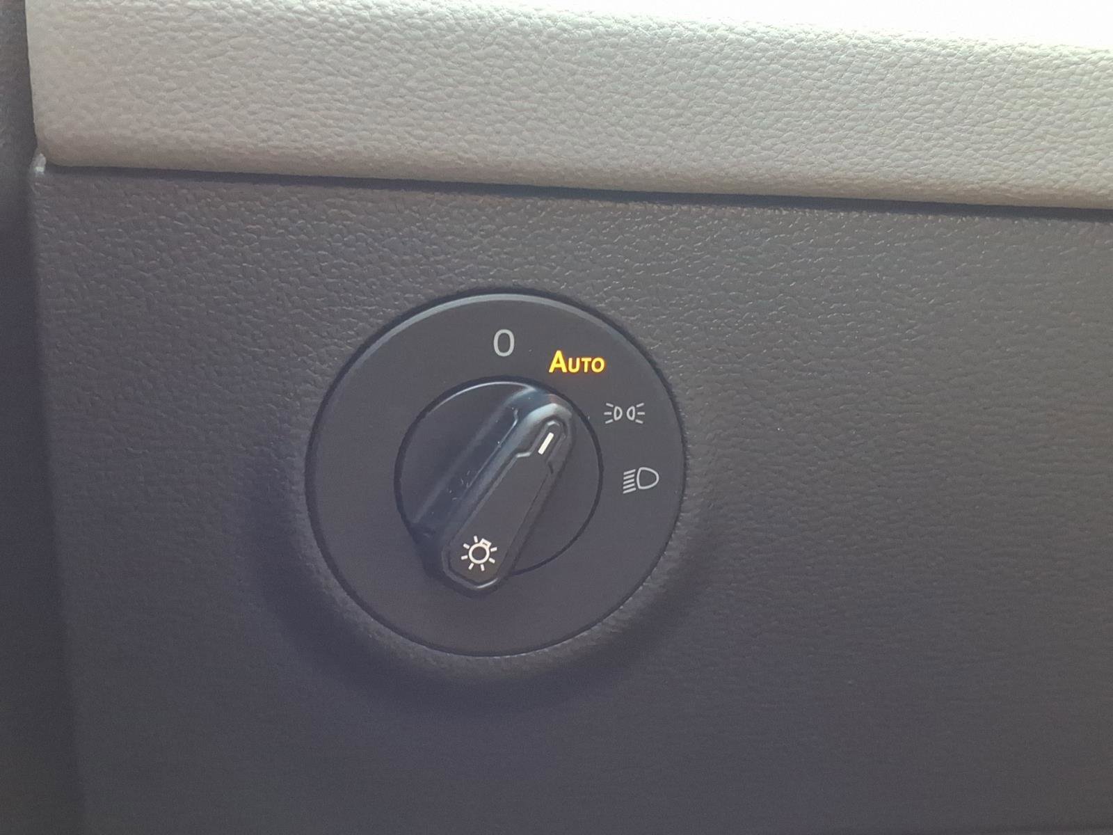 Used 2023 Volkswagen Taos SE w/ Black Wheel Package image 14