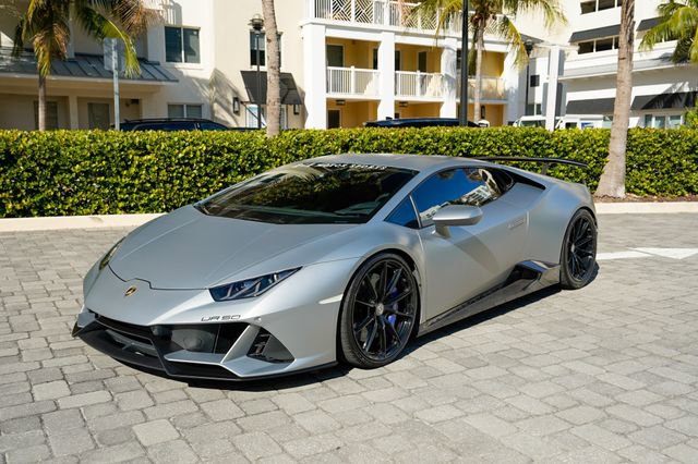 Used 2020 Lamborghini Huracan EVO AWD/4WD image 2