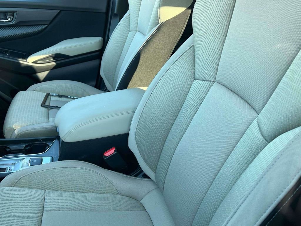 Used 2023 Subaru Ascent Premium w/ Convenience Package image 5