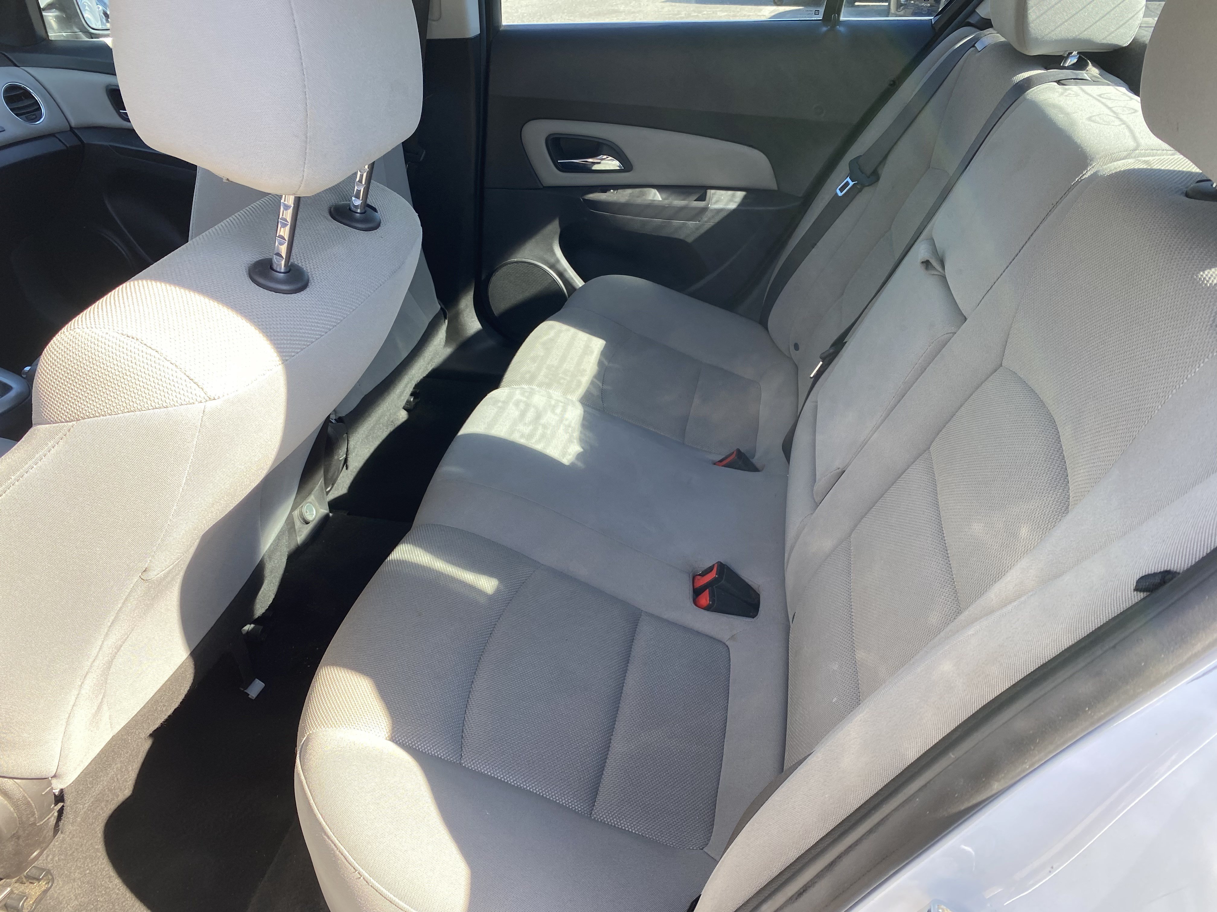 Used 2016 Chevrolet Cruze LT w/ Technology Package FWD image 16