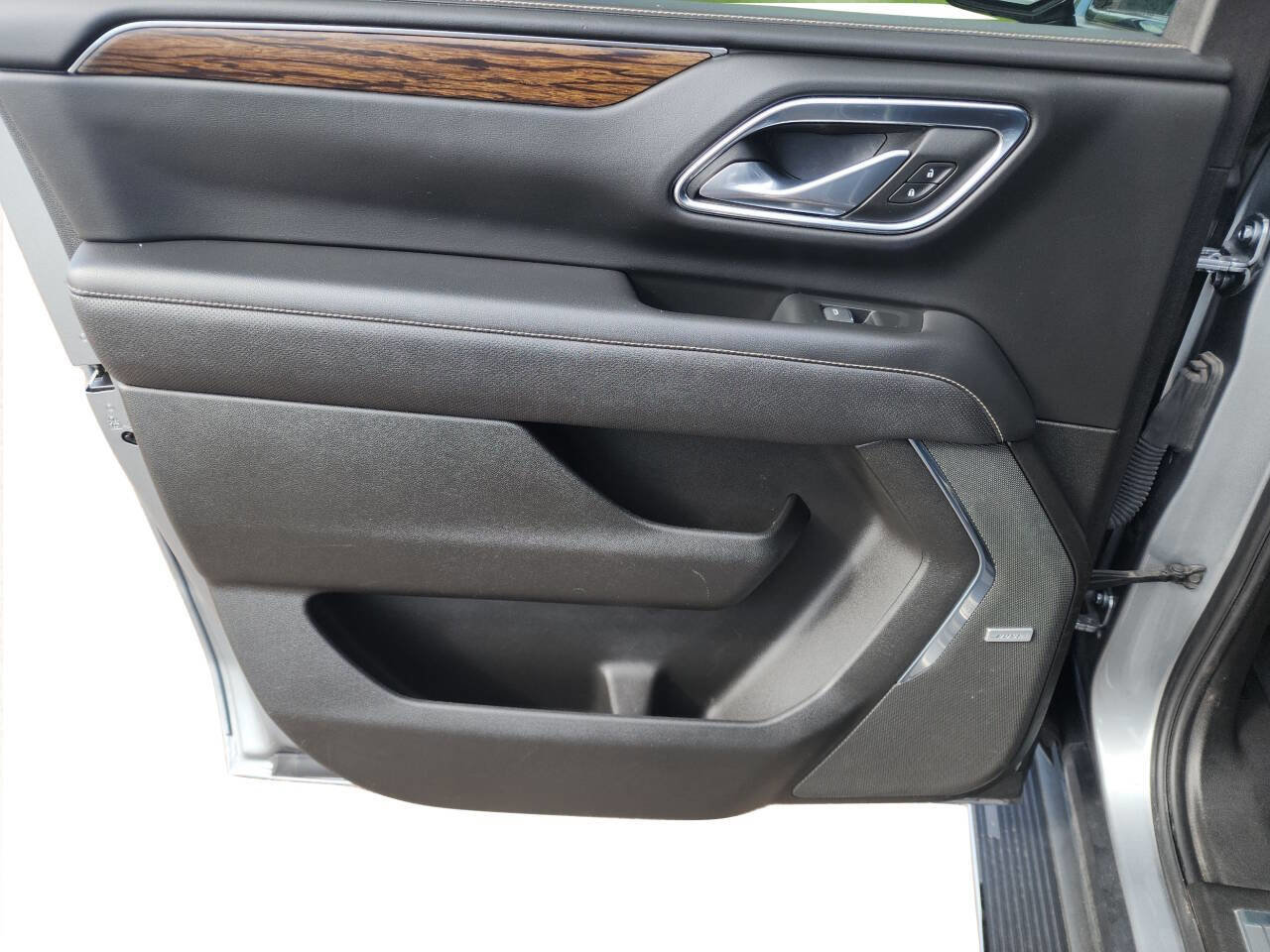 Used 2023 Chevrolet Suburban Premier image 20