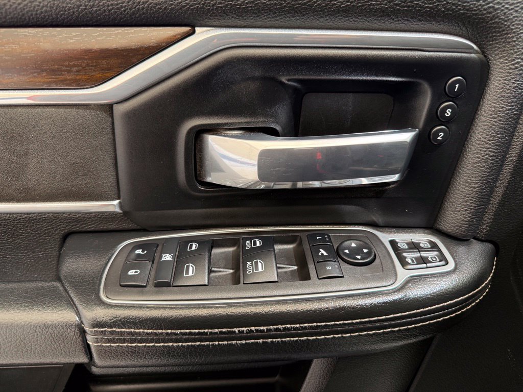 Used 2023 RAM 2500 Laramie AWD/4WD image 32