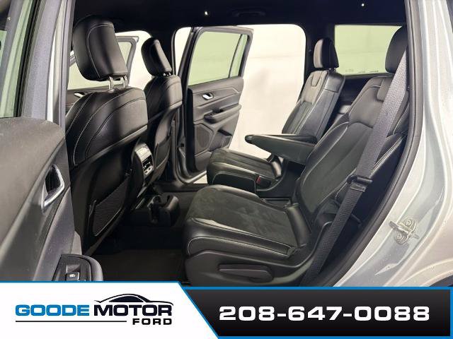 Used 2023 Jeep Grand Cherokee L Laredo AWD/4WD image 19