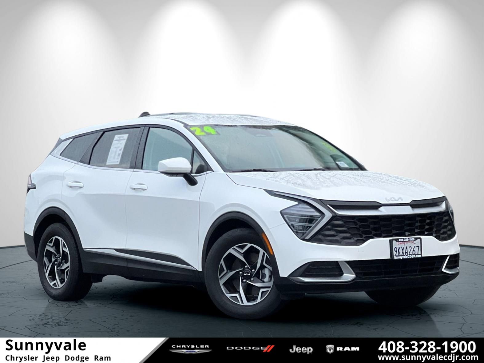 Used 2024 Kia Sportage LX image 1