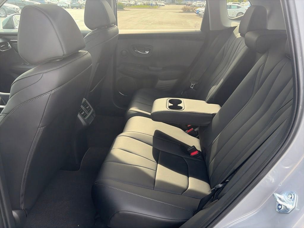 Used 2025 Acura ADX FWD image 17