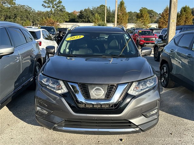 Used 2017 Nissan Rogue SL w/ SL Premium Package image 2