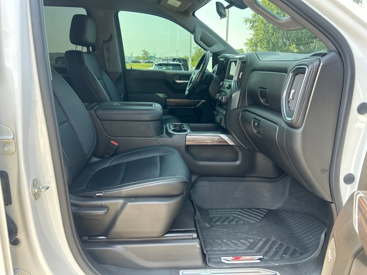 Used 2021 Chevrolet Silverado 1500 LT Trail Boss w/ Convenience Package II AWD/4WD image 16