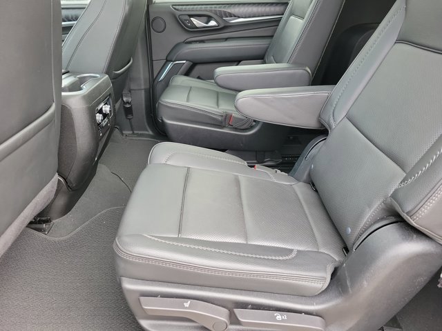 Used 2024 GMC Yukon XL Denali image 10