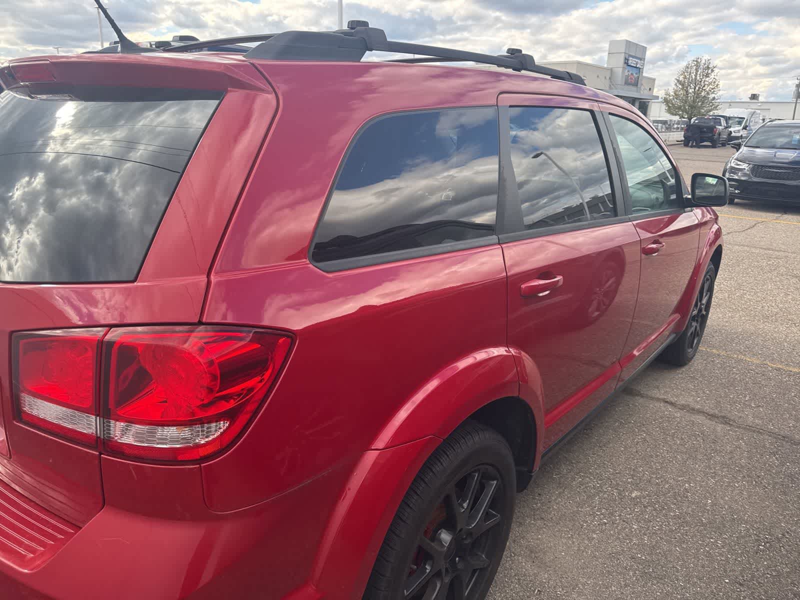 Used 2015 Dodge Journey SXT w/ Blacktop Package FWD image 9