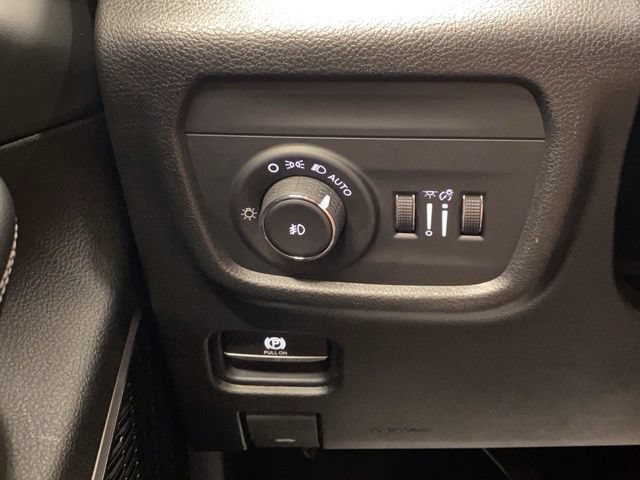 Used 2021 Jeep Grand Cherokee L Limited AWD/4WD image 31
