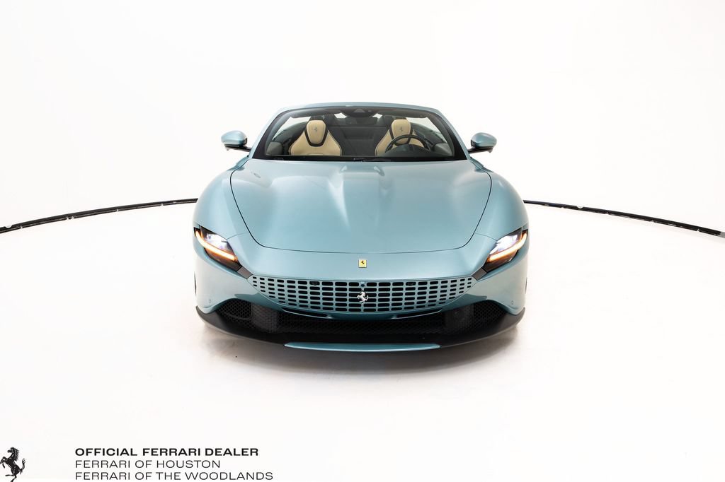 Used 2024 Ferrari Roma Spider RWD image 9