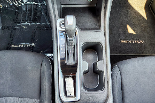 Used 2022 Nissan Sentra SV FWD image 15