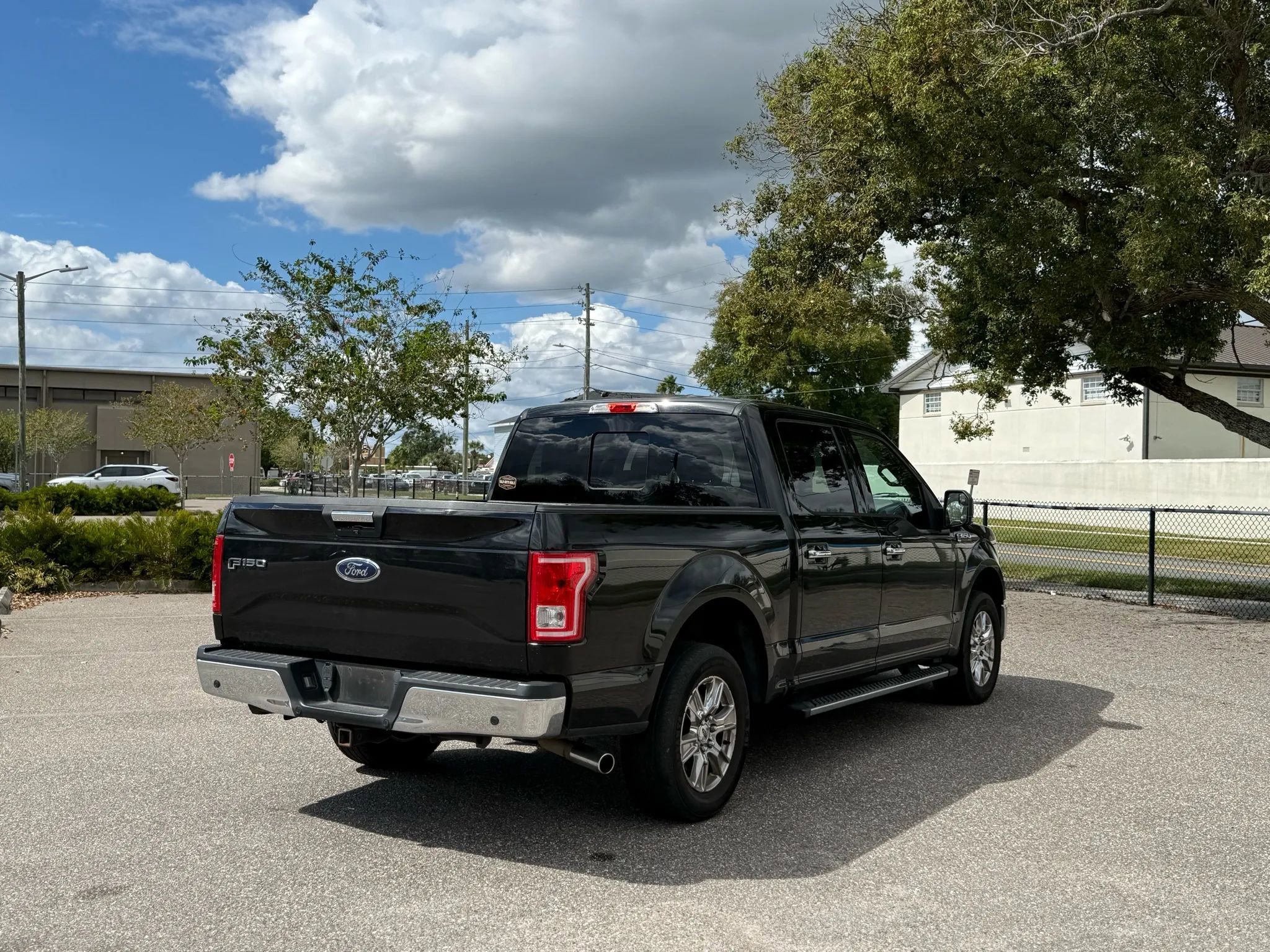 Used 2017 Ford F150 XLT w/ Equipment Group 302A Luxury image 6
