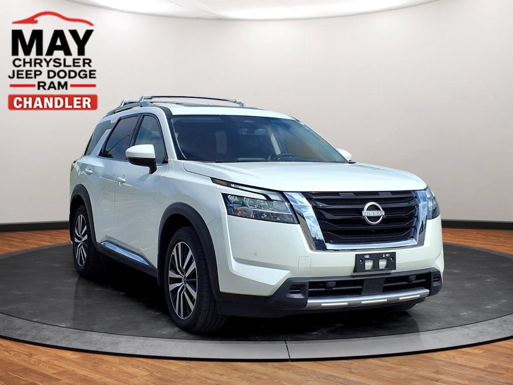 Used 2024 Nissan Pathfinder Platinum w/ Cargo Package AWD/4WD image 20