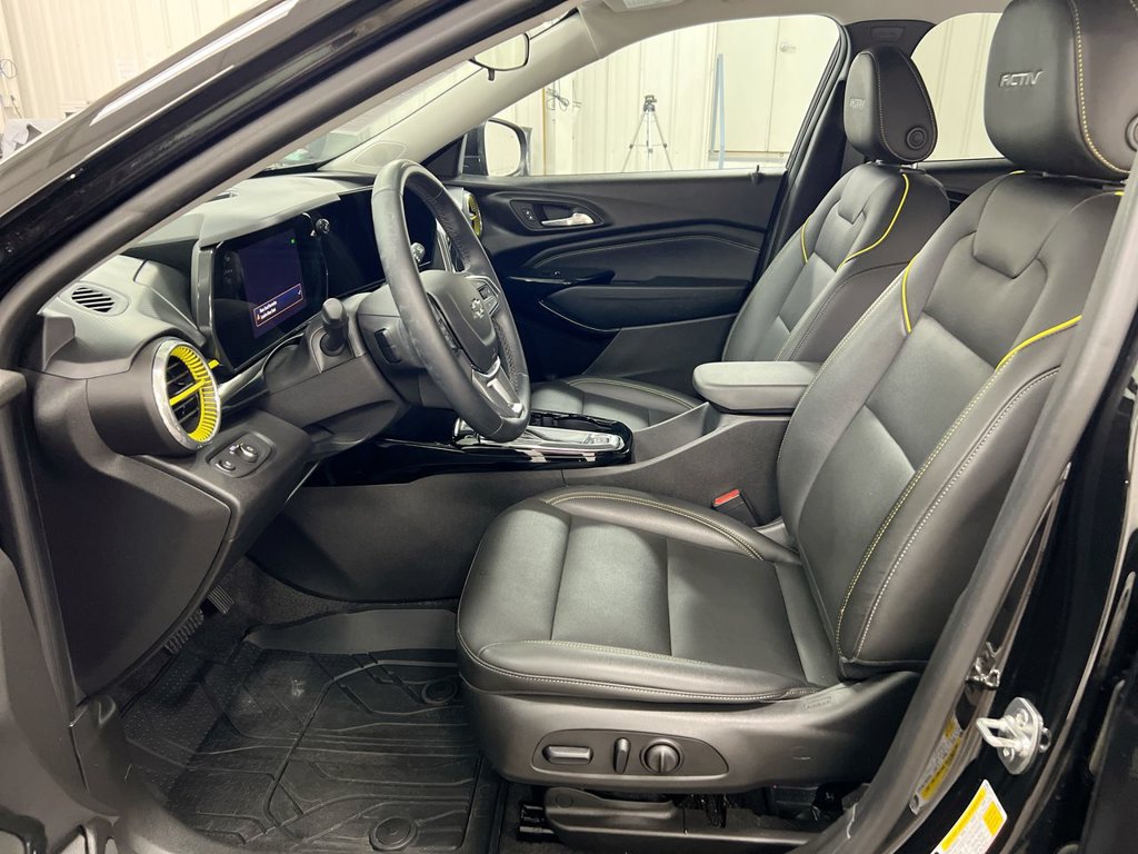 Used 2025 Chevrolet Trax ACTIV w/ Driver Confidence Package FWD image 19