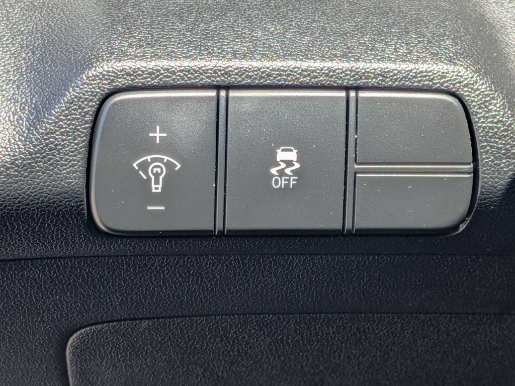 Certified 2024 Hyundai Elantra SEL FWD image 15