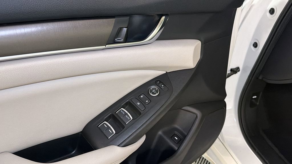 Used 2018 Honda Accord LX image 23