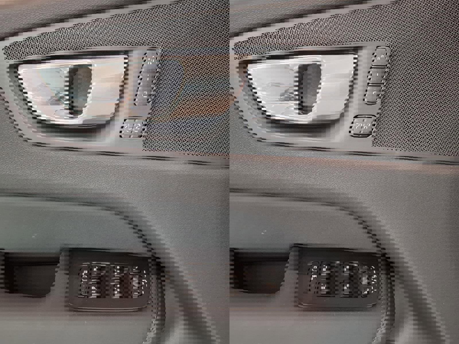 New 2026 Volvo XC60 T8 Core w/ Protection Package Premier image 17