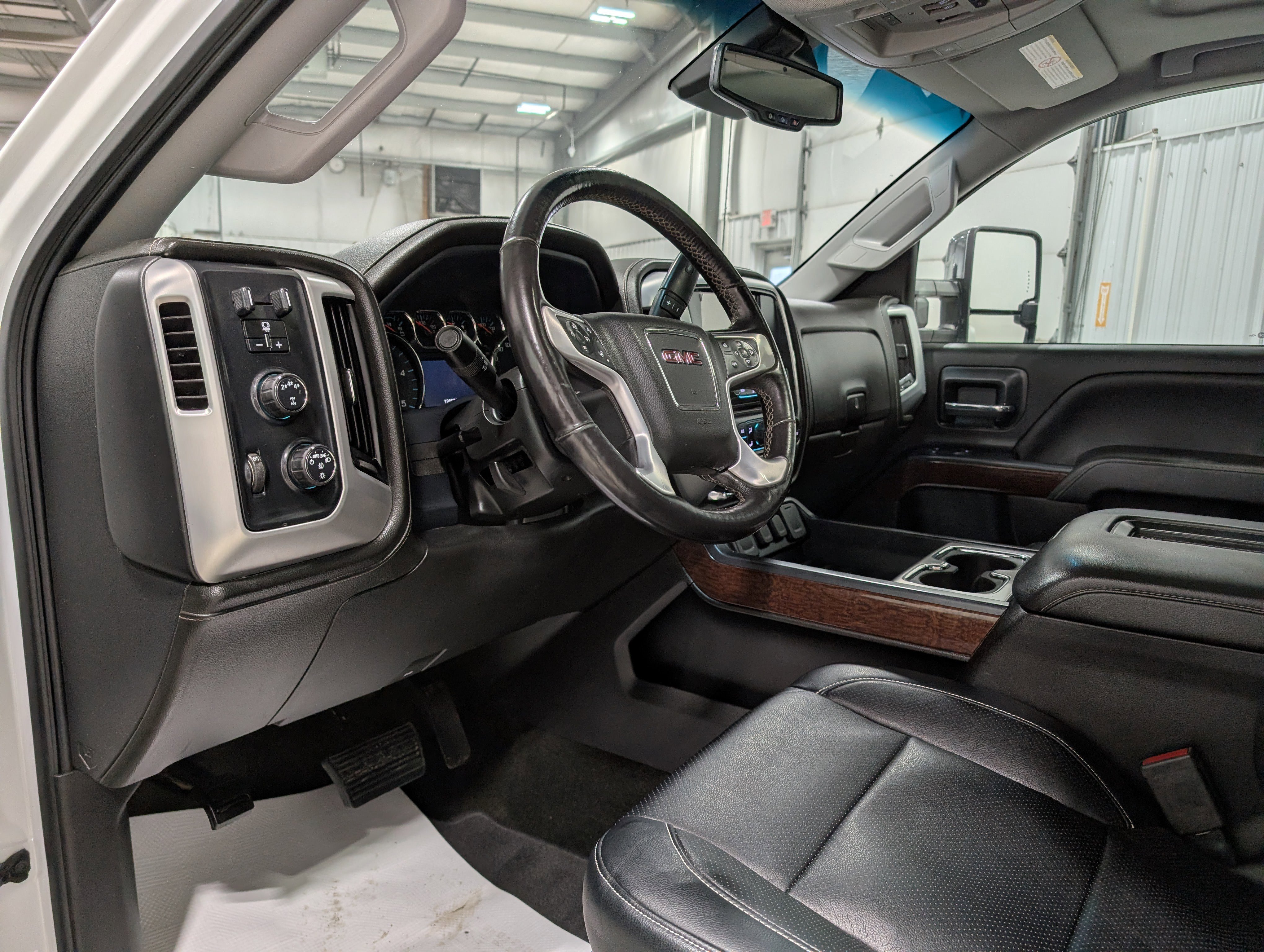 Used 2018 GMC Sierra 3500 SLT image 16