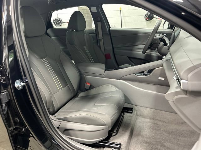 Used 2026 Hyundai Elantra Sport FWD image 12