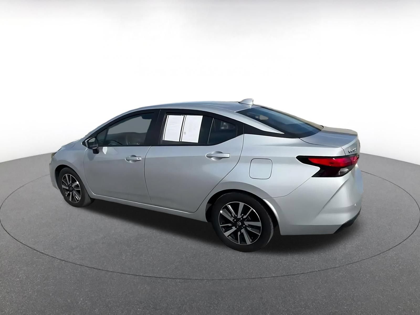Used 2025 Nissan Versa SV FWD image 9