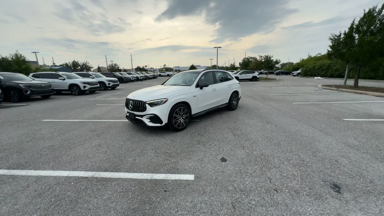 Used 2025 Mercedes-Benz GLC 43 AMG 4MATIC image 4