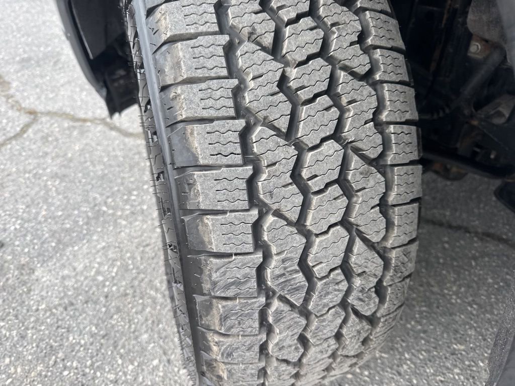 Used 2022 Ford F150 Lightning Lariat image 31