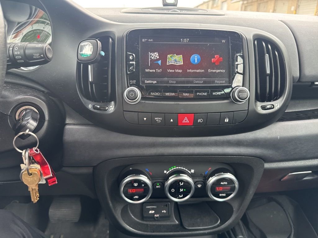 Used 2014 FIAT 500L Lounge image 10