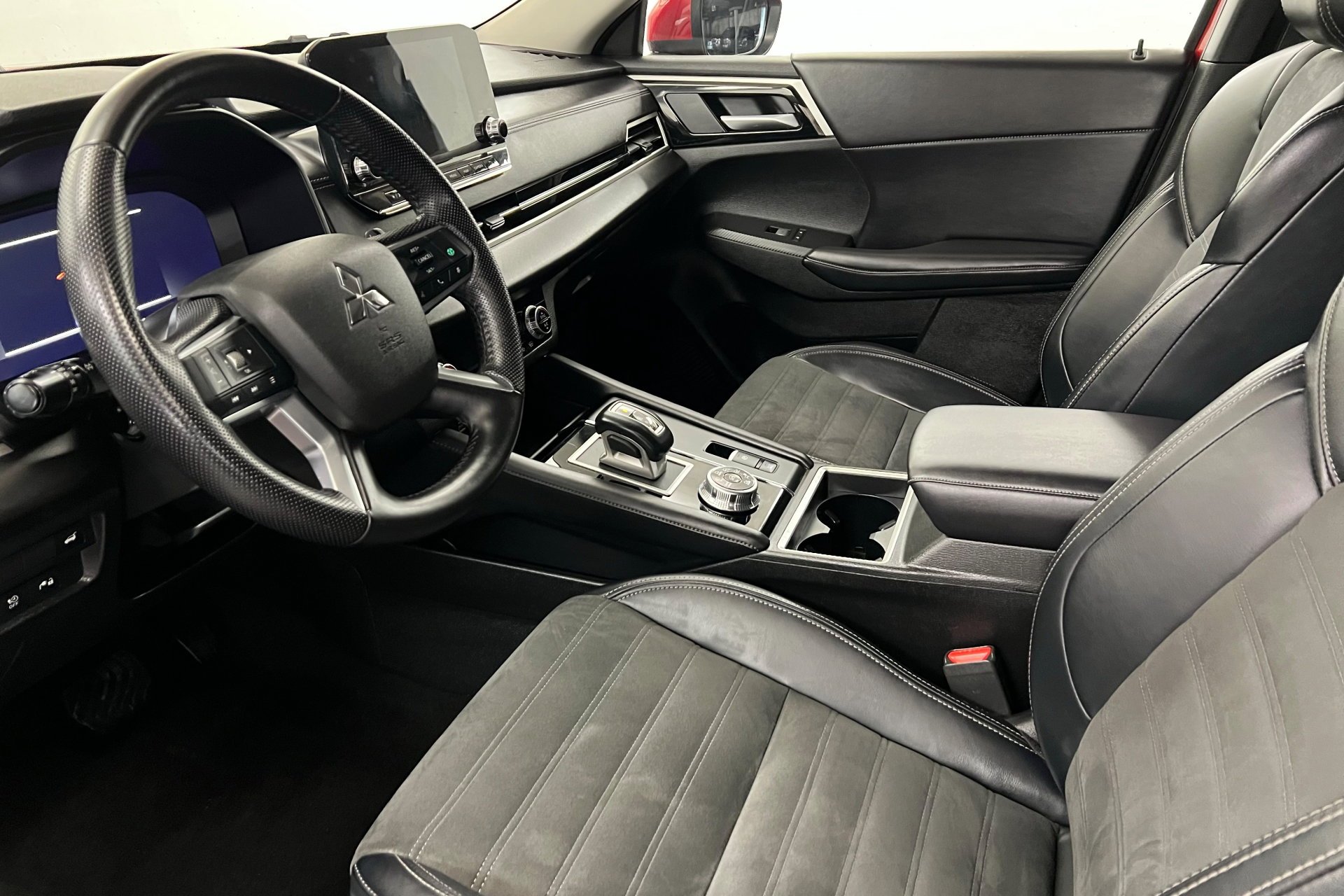 Used 2023 Mitsubishi Outlander SE image 15