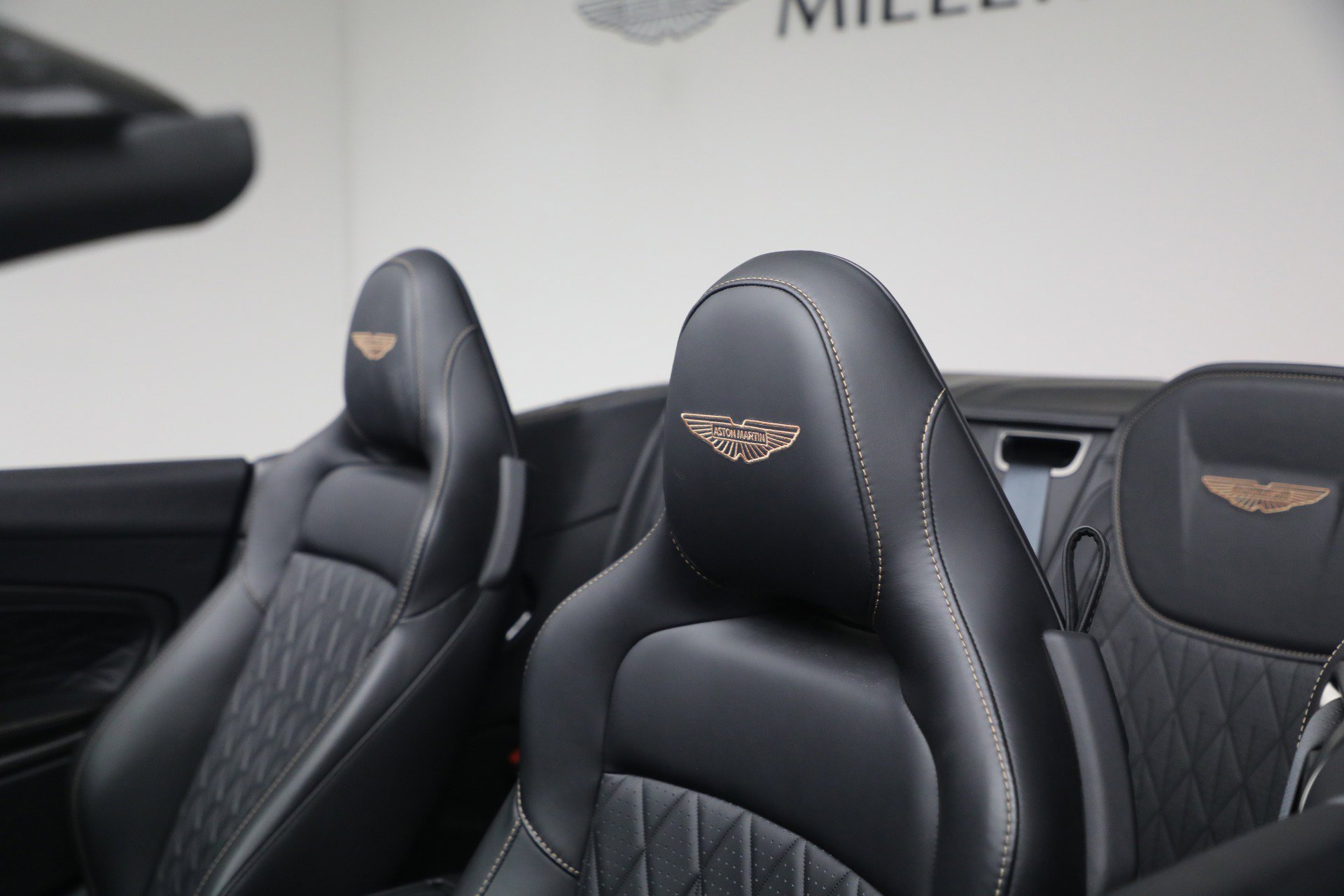 Used 2024 Aston Martin DB12 Convertible RWD image 37