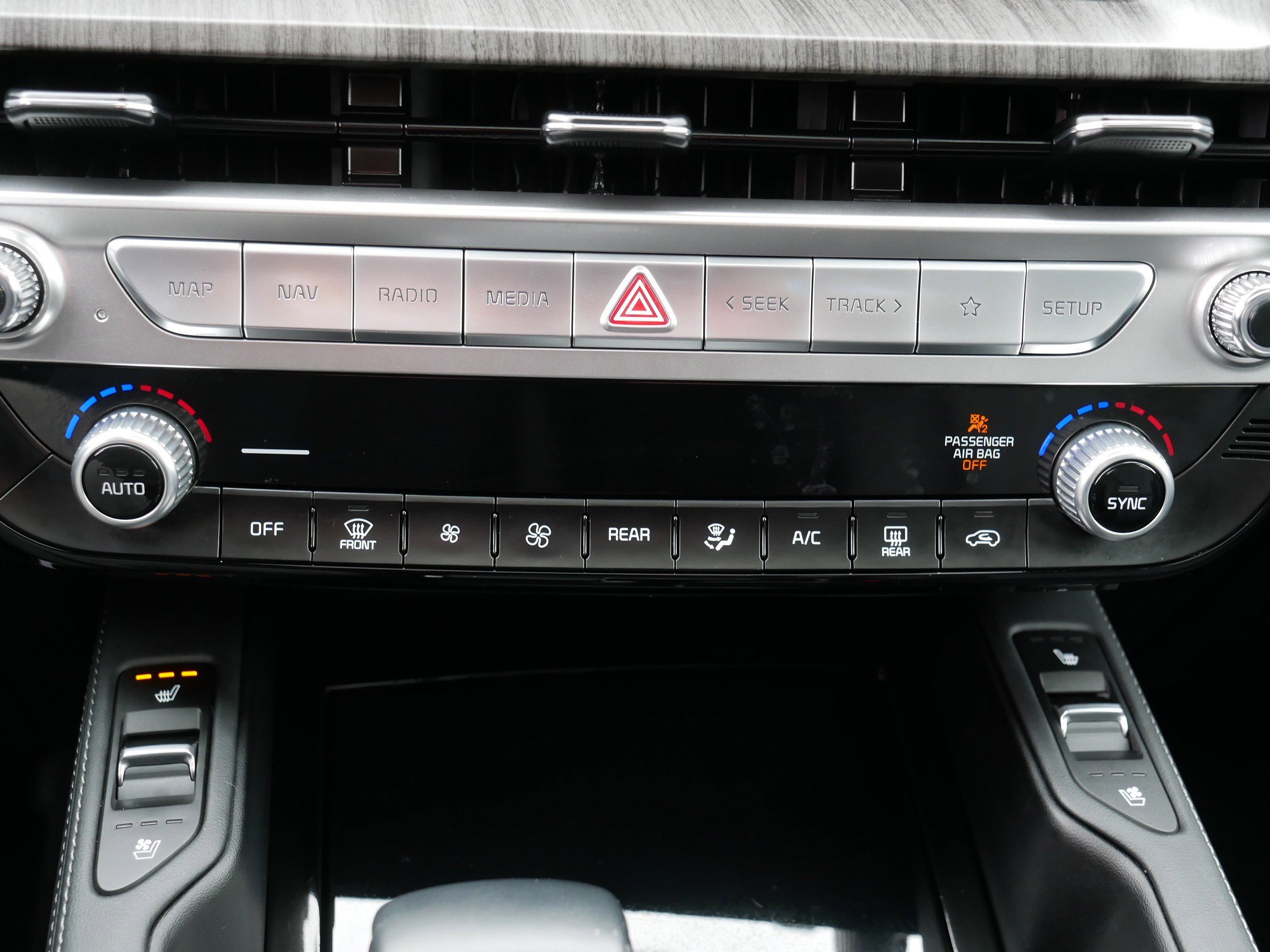 Certified 2024 Kia Telluride EX w/ EX Captain's Chair Package image 23