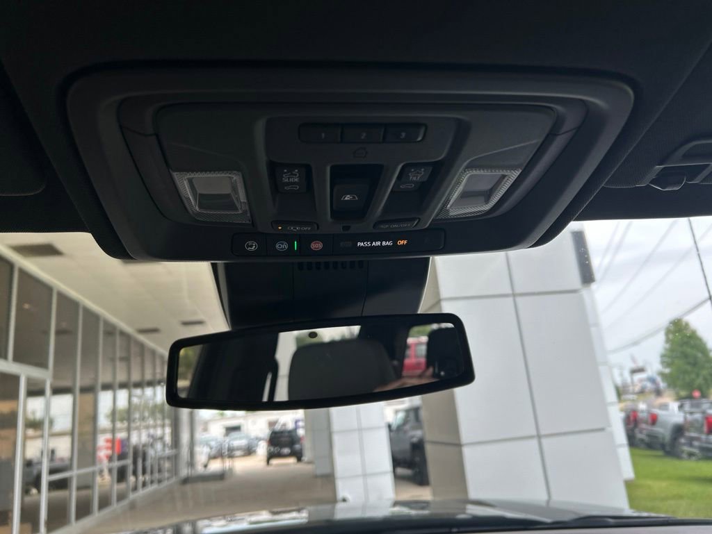 Used 2025 GMC Sierra 1500 SLT AWD/4WD image 18