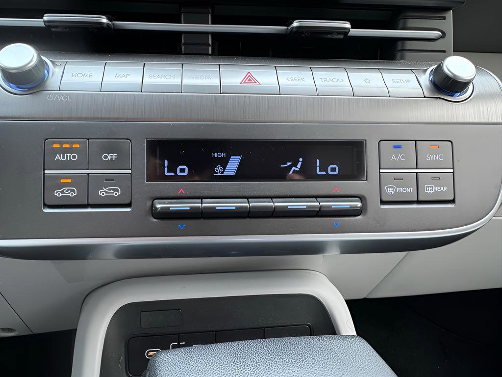 Certified 2024 Hyundai Kona SEL image 31
