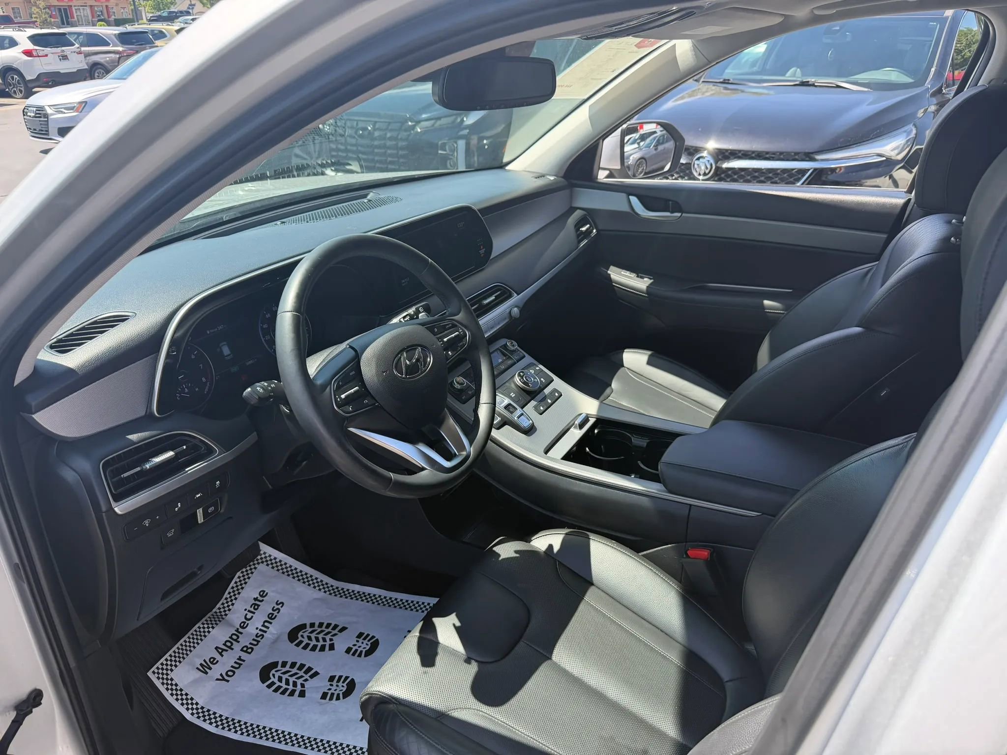 Used 2022 Hyundai Palisade SEL w/ 8P Bench Seat Package AWD/4WD image 10