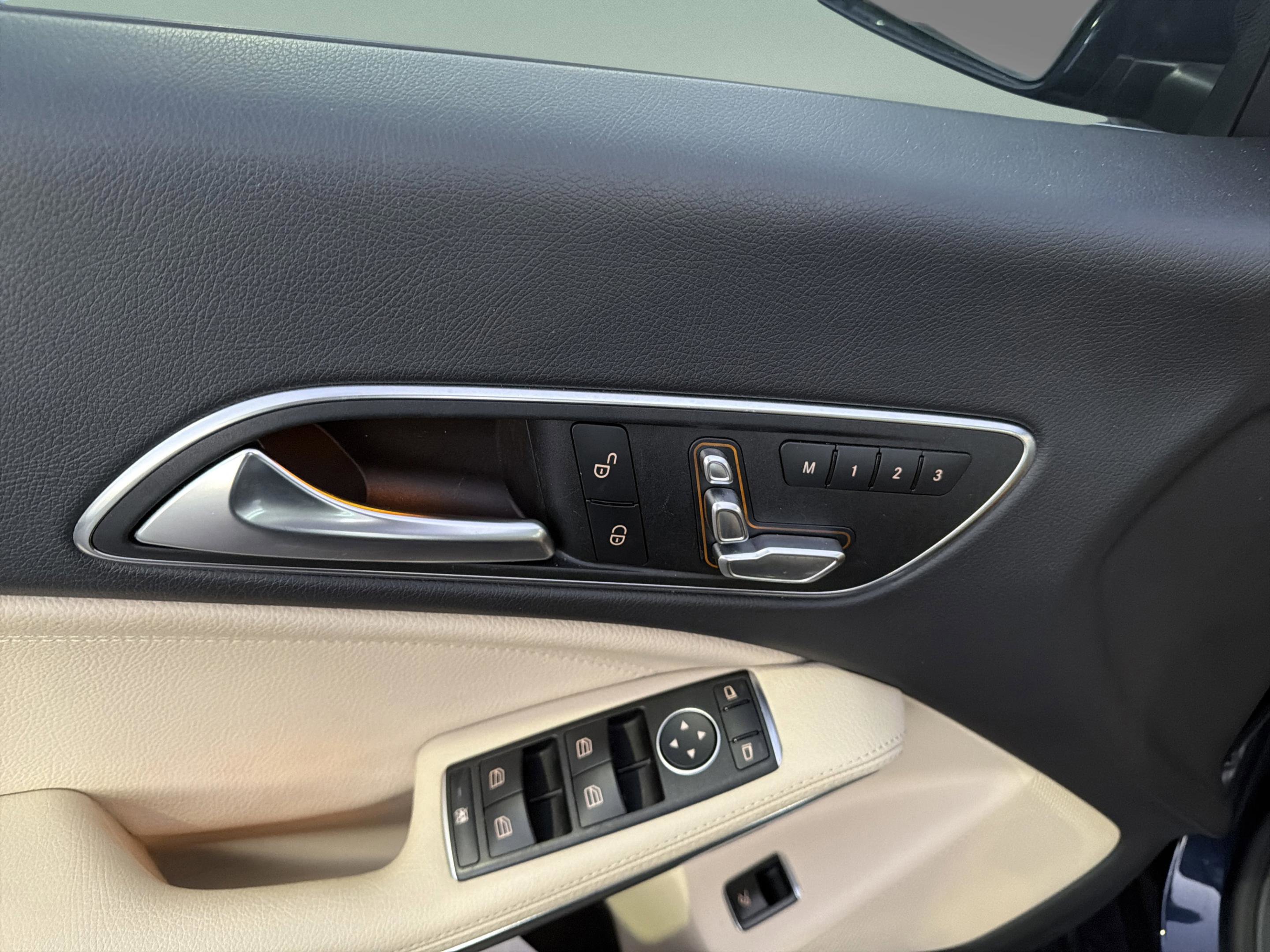 Used 2018 Mercedes-Benz CLA 250 image 15