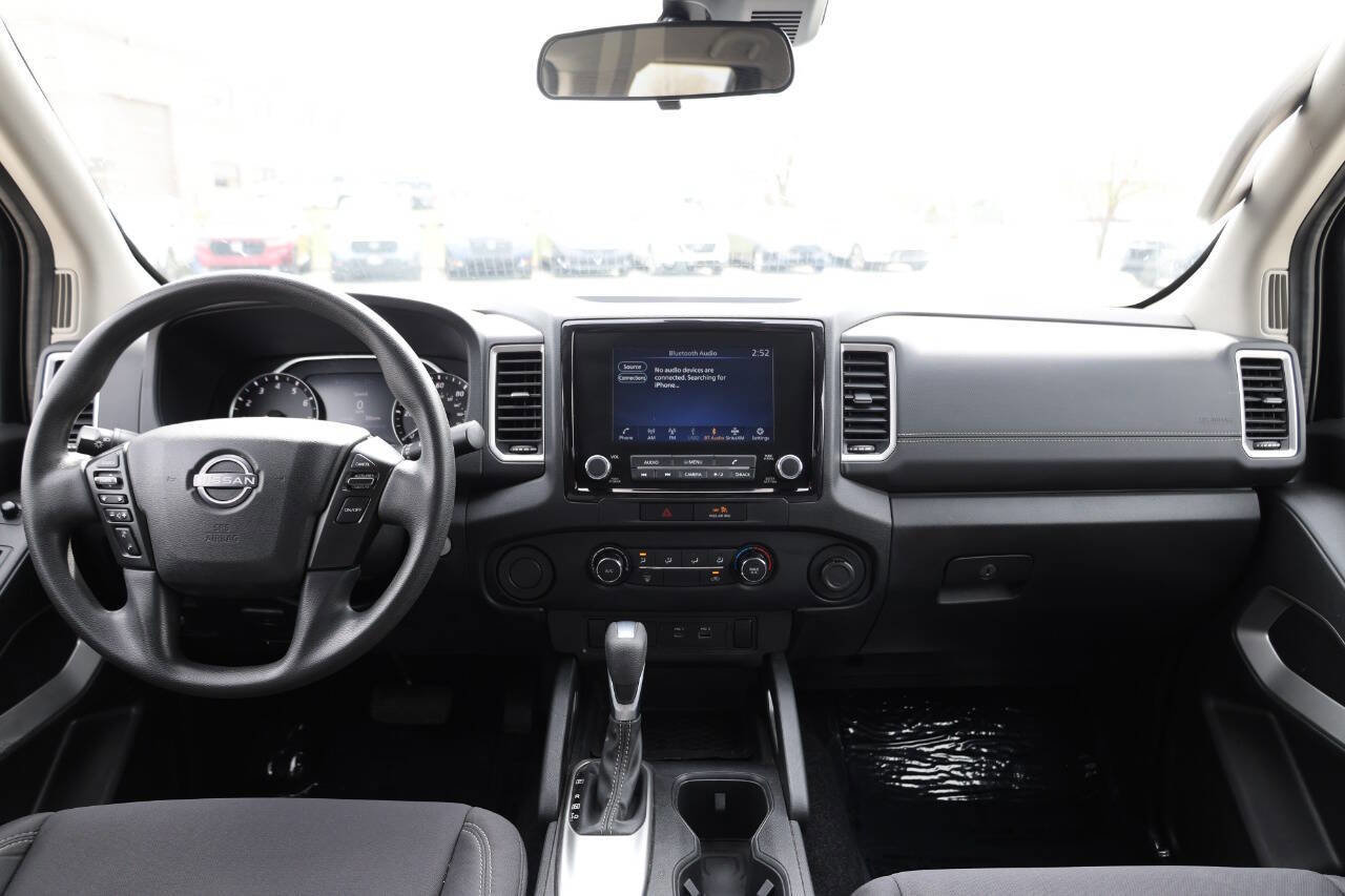 Used 2022 Nissan Frontier SV image 14