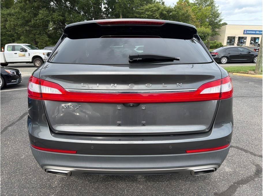 Used 2017 Lincoln MKX Reserve w/ Lincoln MKX Climate Package FWD image 5
