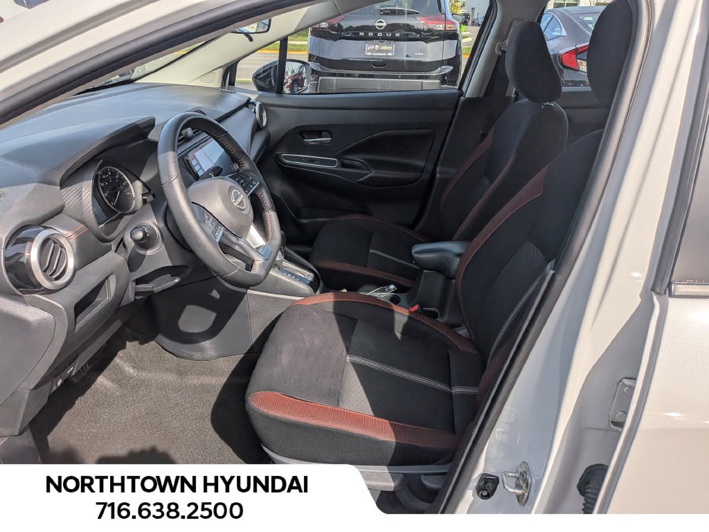Used 2025 Nissan Versa SR FWD image 9
