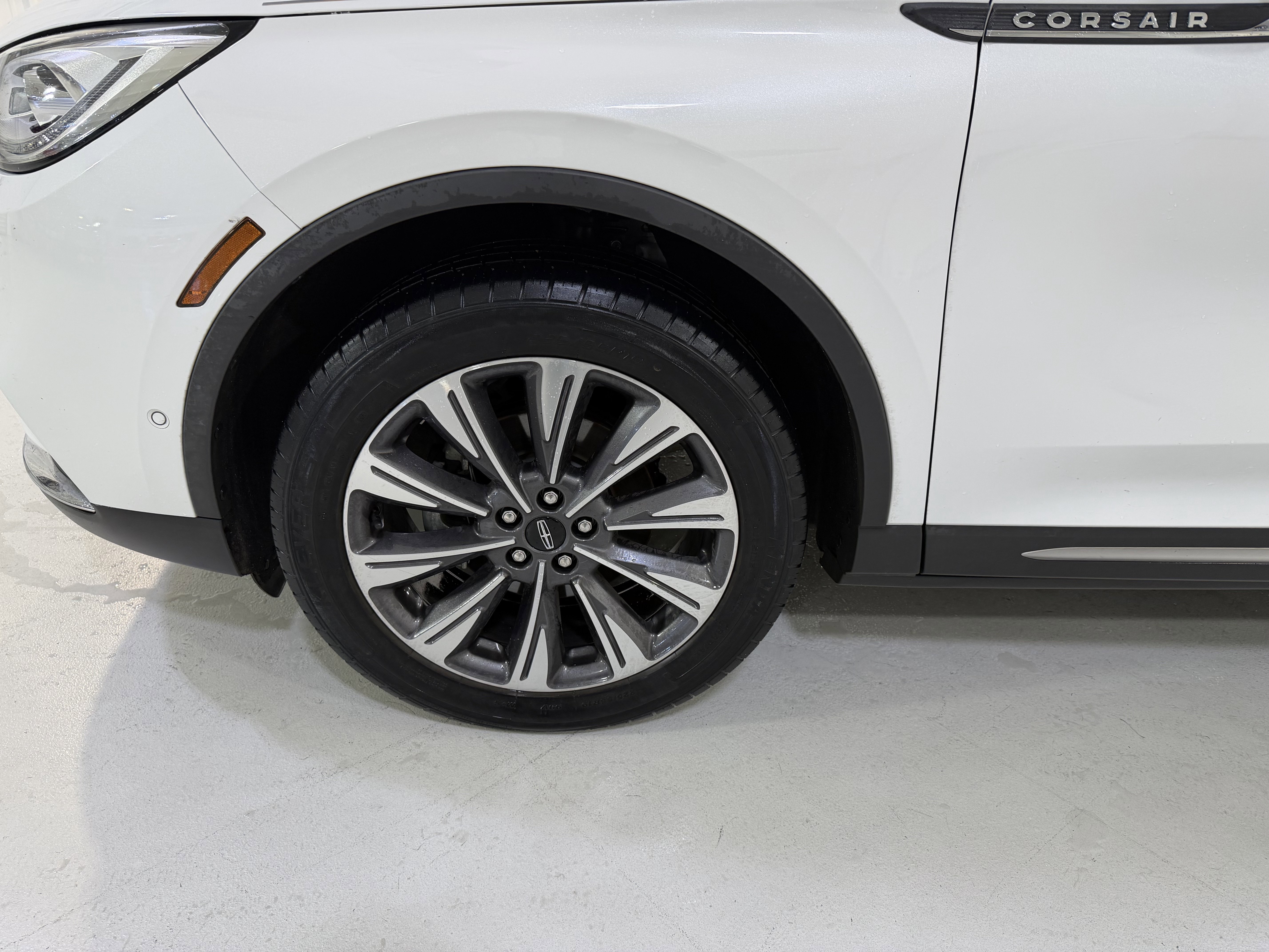 Used 2021 Lincoln Corsair Reserve w/ Equipment Group 201A FWD image 9