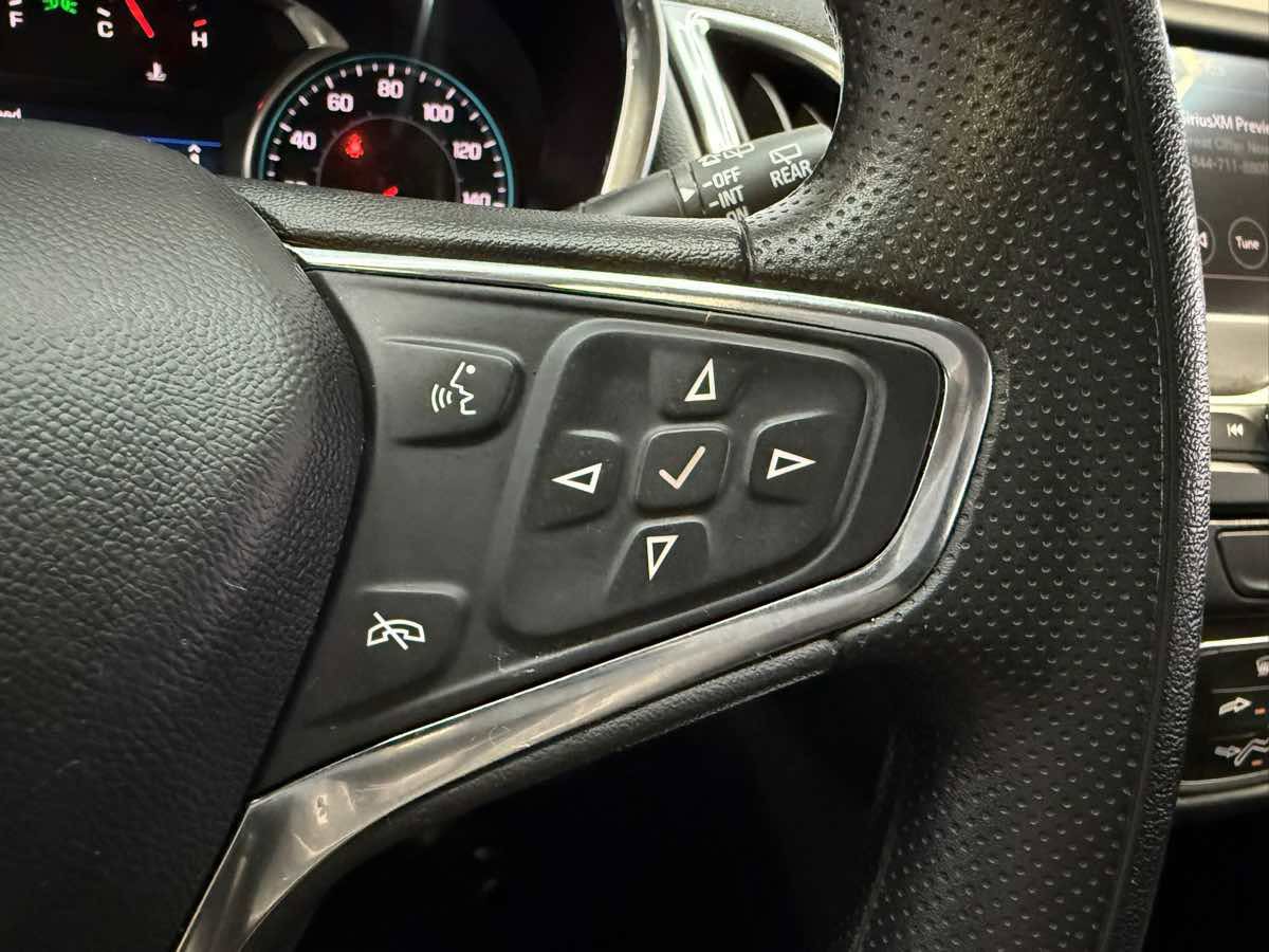 Used 2021 Chevrolet Equinox LT image 12