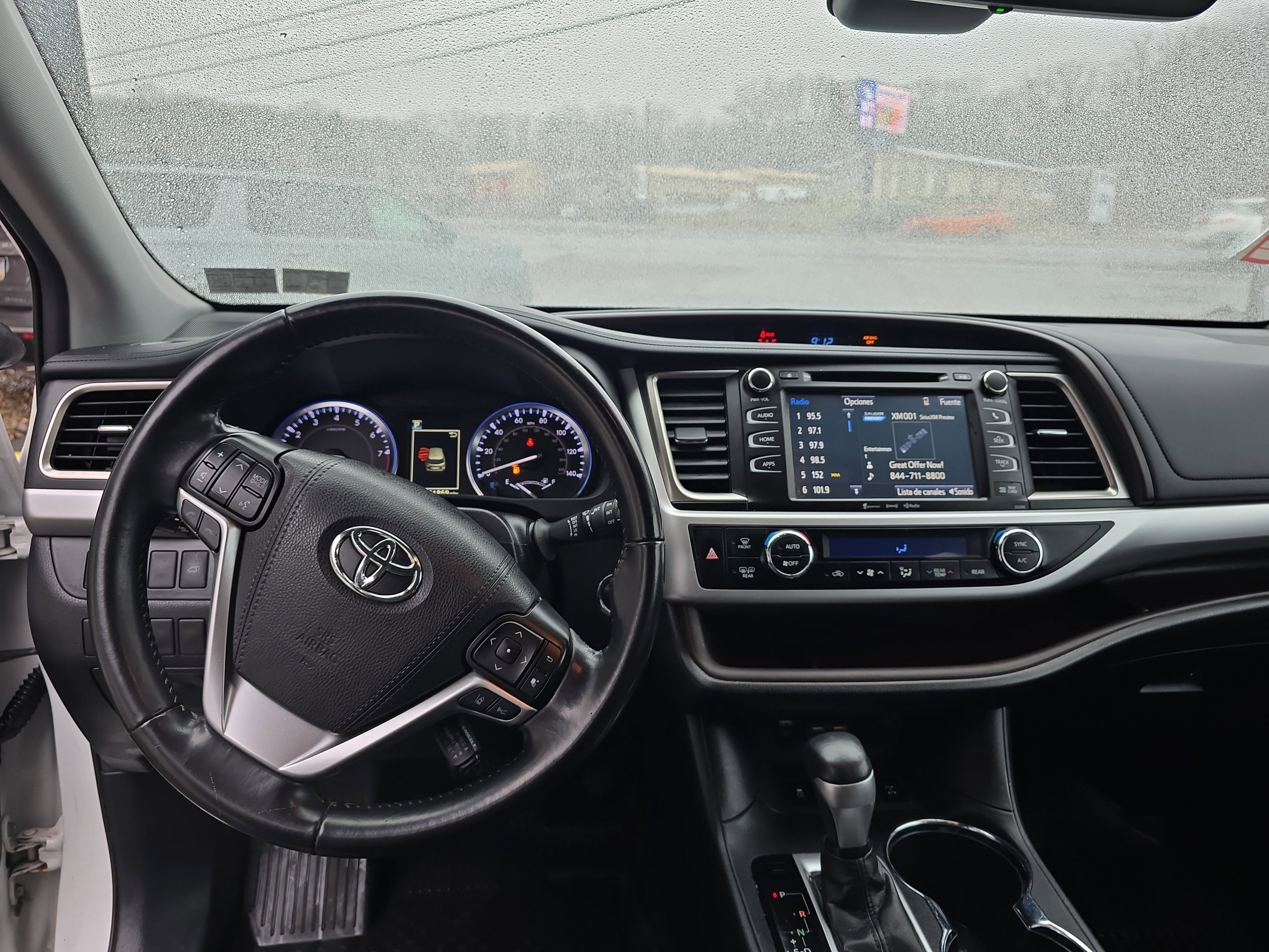 Used 2019 Toyota Highlander XLE image 16