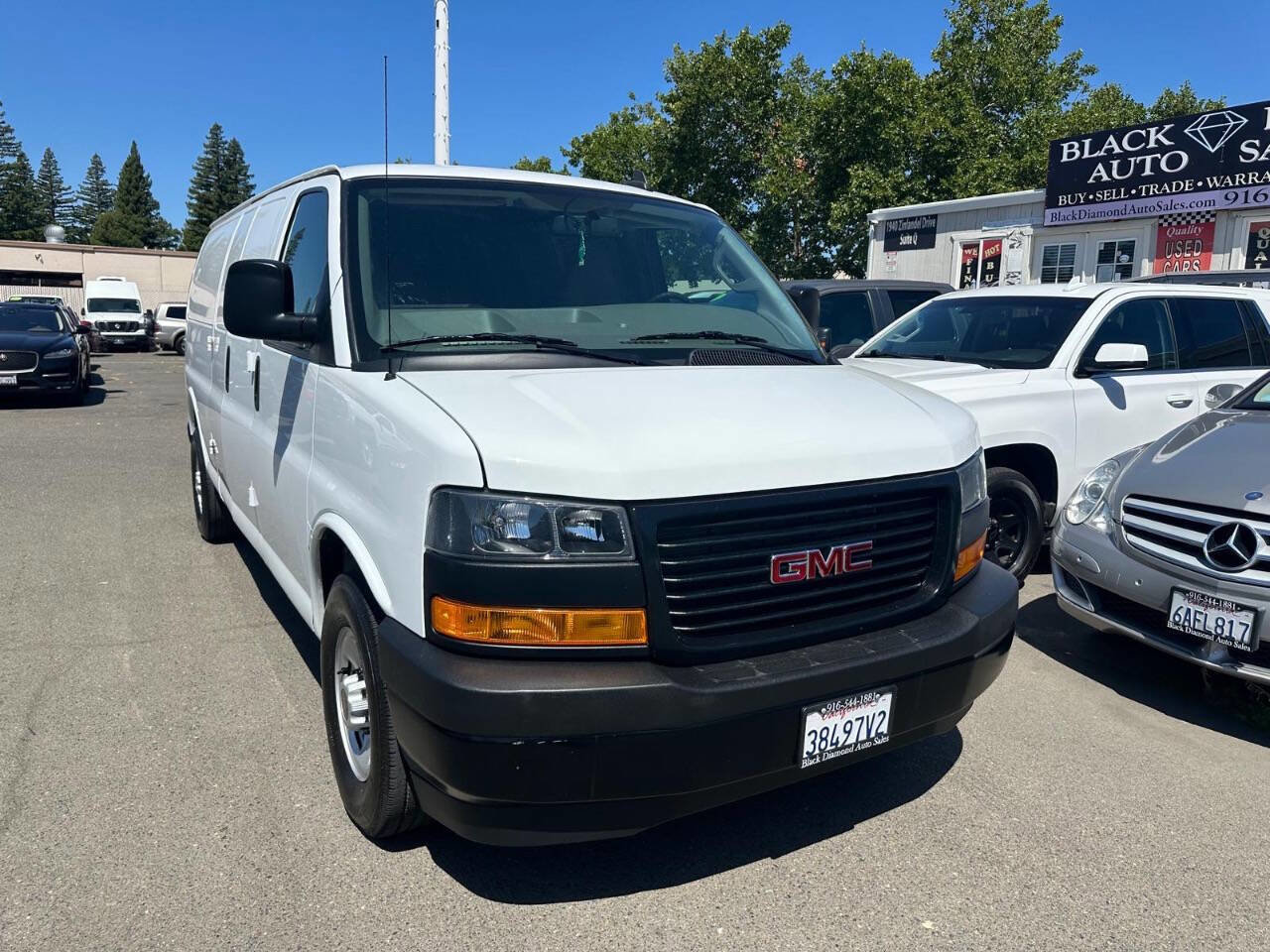 Used 2019 GMC Savana 3500 Extended w/ Driver Convenience Package RWD image 9