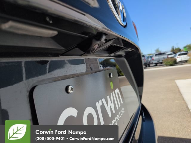 Used 2021 Toyota Highlander XLE AWD/4WD image 30