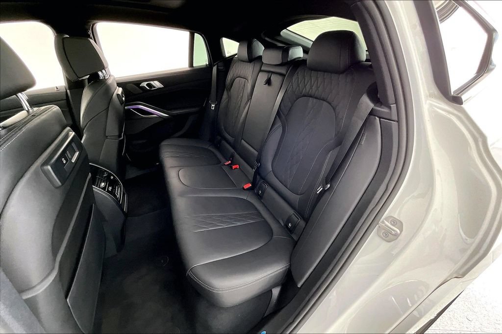 Used 2022 BMW X6 M50i w/ Premium Package AWD/4WD image 32