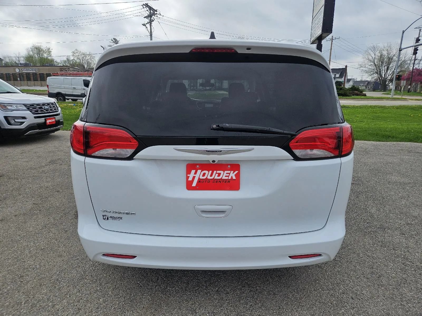Used 2022 Chrysler Voyager LX FWD image 7