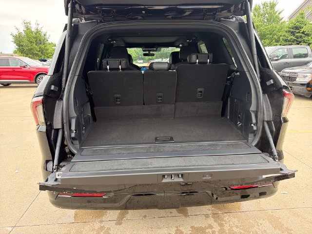 New 2026 Lincoln Navigator Reserve w/ Jet Appearance Package AWD/4WD image 8