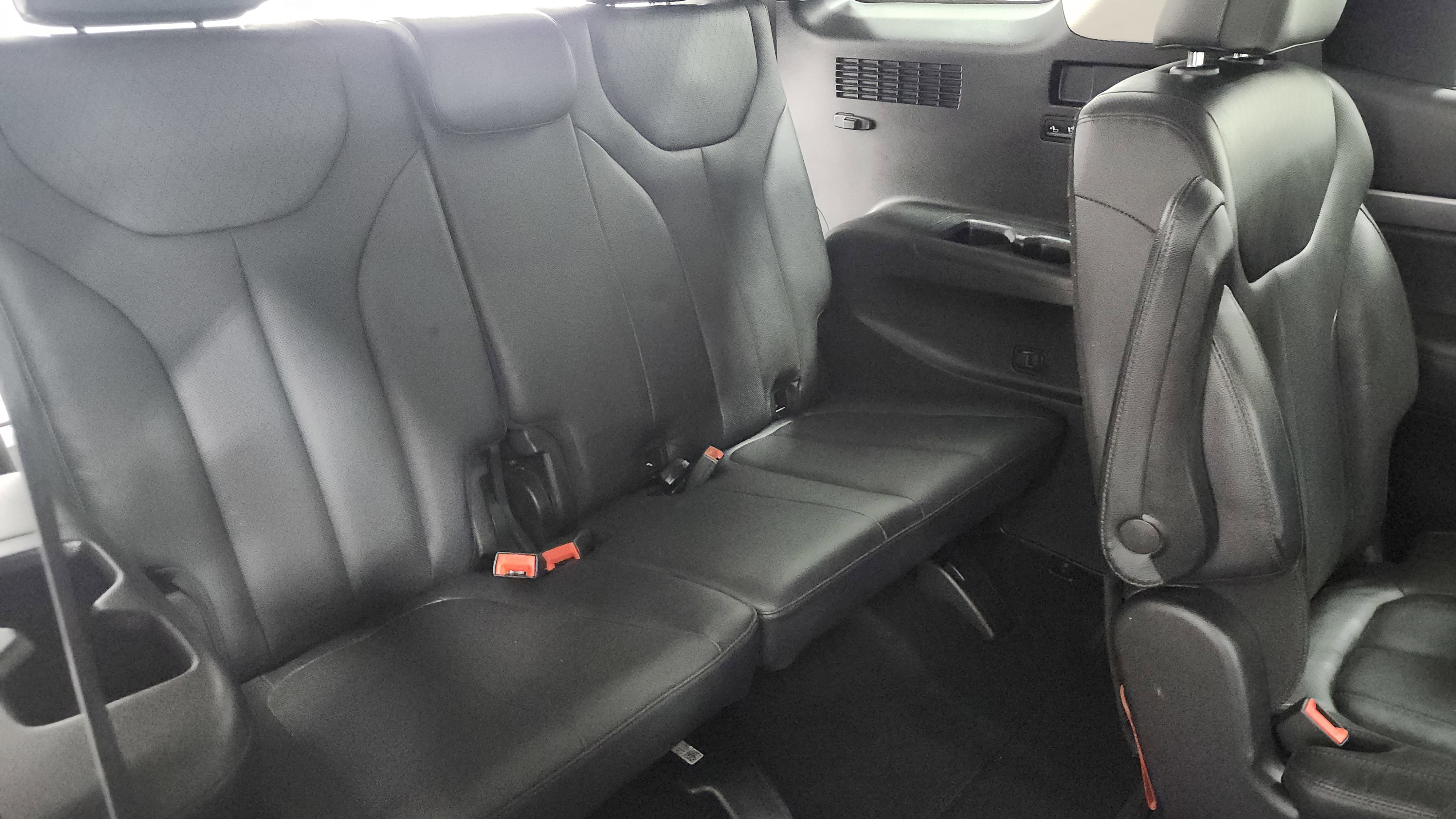 Used 2020 Hyundai Palisade SEL w/ Premium Package image 13