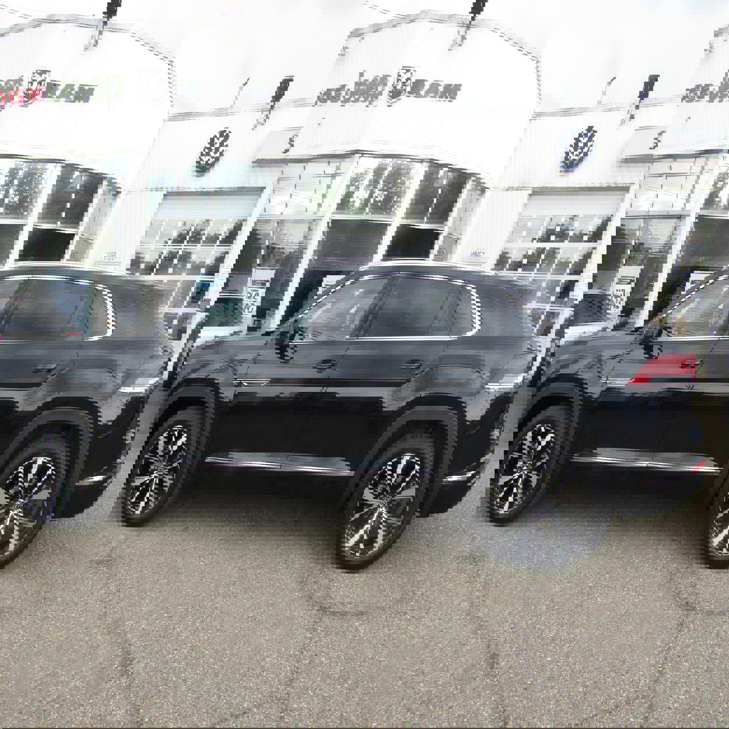 New 2025 Volkswagen Atlas Cross Sport SEL Premium R-Line image 5