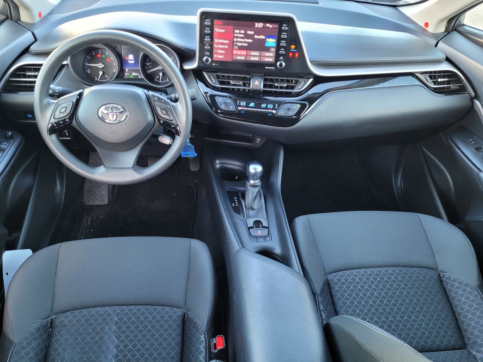 Used 2021 Toyota C-HR LE image 17